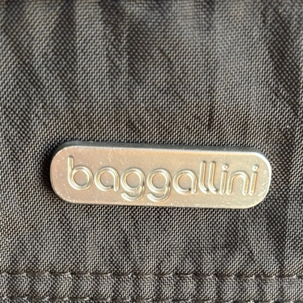 NWOT Baggallini Black Crossbody Bag with Long Strap - Picture 2 of 11